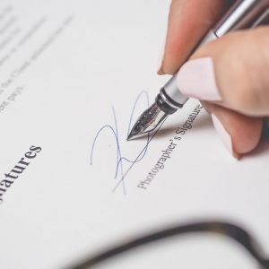 Bezpieczny wynajem mieszkania z indywidualną umową przygotowaną przez prawnika